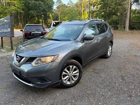 Used 2014 Nissan Rogue SV FWD image 1