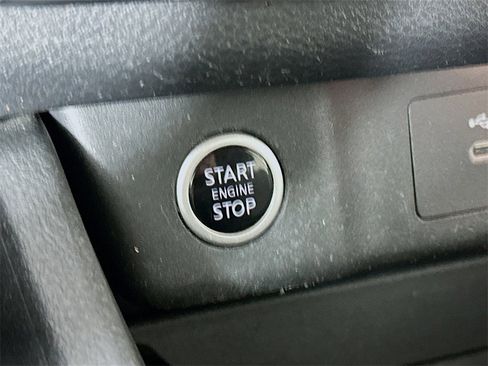 Used 2021 Nissan Rogue S image 27