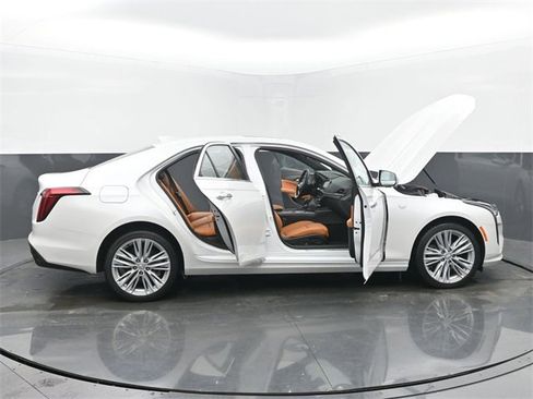 Certified 2025 Cadillac CT4 Premium Luxury image 57