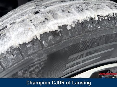 Used 2023 Jeep Renegade Latitude image 26