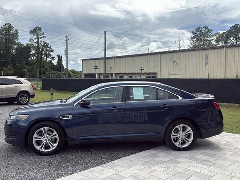 Used 2017 Ford Taurus SEL FWD image 6