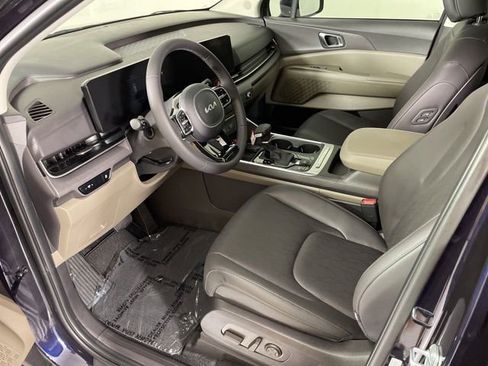 New 2026 Kia Carnival EX image 18