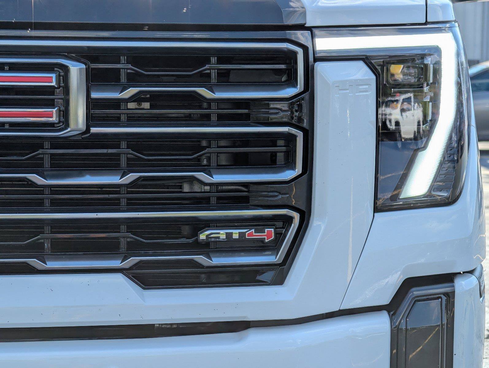 Used 2025 GMC Sierra 3500 AT4 w/ AT4 Premium Plus Package AWD/4WD image 10