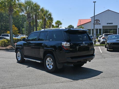 Used 2017 Toyota 4Runner SR5 Premium RWD image 3