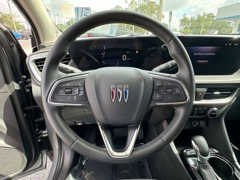 Certified 2025 Buick Encore GX Preferred FWD image 11