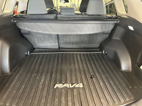 Used 2024 Toyota RAV4 XLE AWD/4WD image 16
