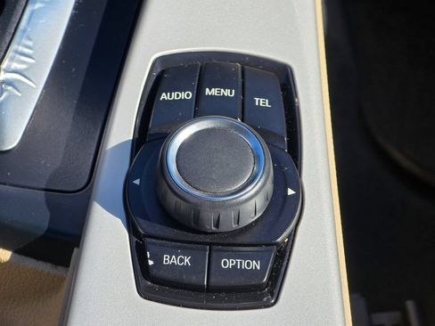 Used 2017 BMW 320i Sedan RWD image 16