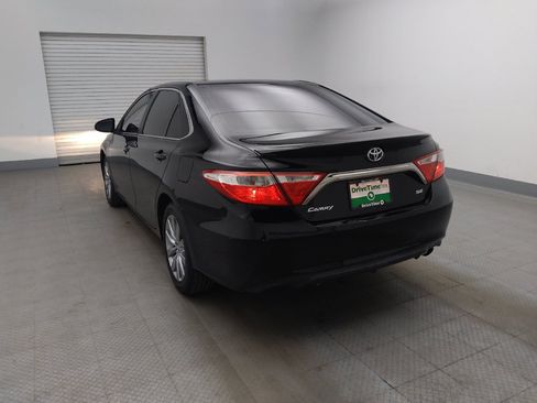 Used 2017 Toyota Camry SE w/ Moonroof Package FWD image 6