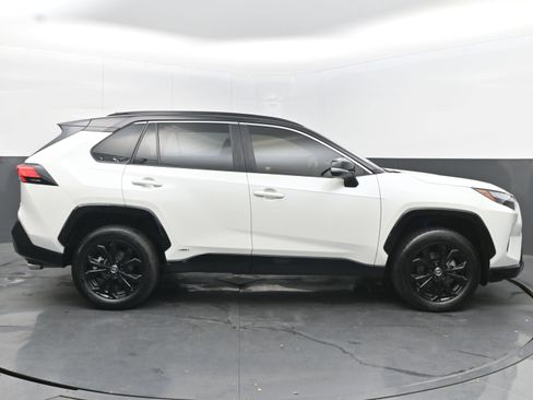 Used 2022 Toyota RAV4 XSE image 10