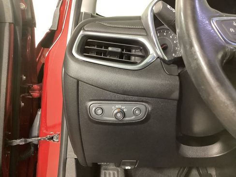 Used 2019 Chevrolet Equinox Premier AWD/4WD image 12