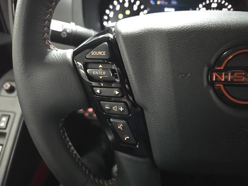 Used 2025 Nissan Frontier PRO-4X AWD/4WD image 20