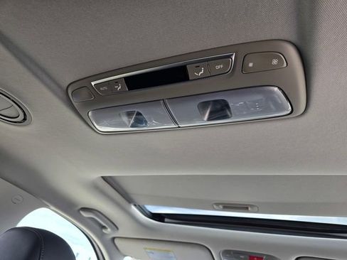 Used 2025 Kia Telluride S FWD image 24