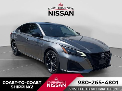Used 2023 Nissan Altima 2.5 SR w/ SR Premium Package FWD image 1