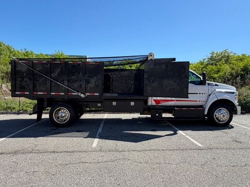Used 2017 Ford F650 2WD Crew Cab Super Duty image 13