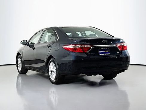 Used 2017 Toyota Camry LE image 5