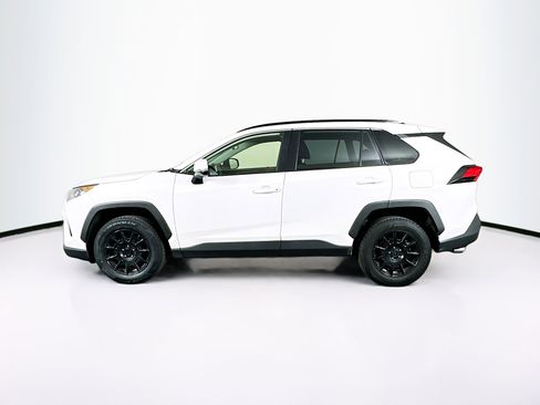 Used 2019 Toyota RAV4 LE image 4