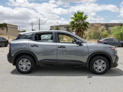 Used 2025 Nissan Kicks S AWD/4WD image 3