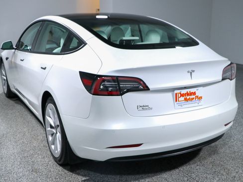 Used 2021 Tesla Model 3 Standard Range Plus RWD image 9