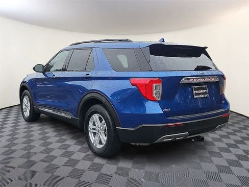 Used 2020 Ford Explorer XLT w/ Equipment Group 202A image 5