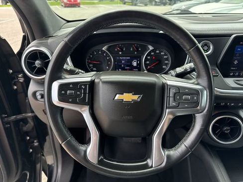 Used 2022 Chevrolet Blazer LT FWD image 17