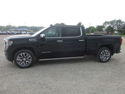 New 2026 GMC Sierra 1500 Denali w/ Denali Reserve Package AWD/4WD image 9