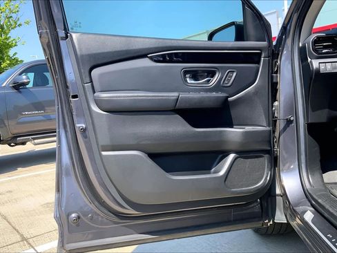 Used 2024 Honda Pilot Touring image 22