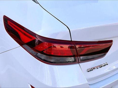 Used 2020 Kia Optima SE image 27