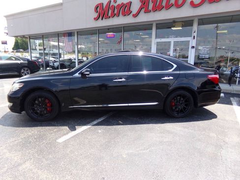 Used 2010 Lexus LS 460 RWD image 2