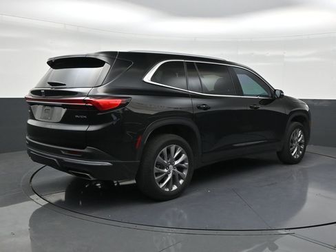 Used 2025 Buick Enclave Preferred w/ Power Package FWD image 5