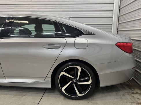 Used 2018 Honda Accord Sport image 5