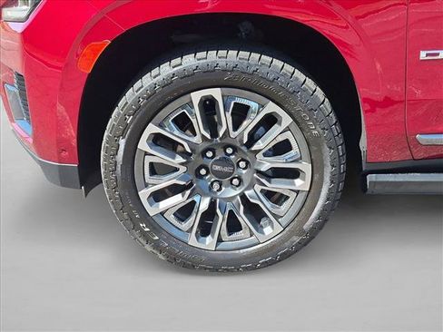 Used 2023 GMC Yukon Denali Ultimate AWD/4WD image 25