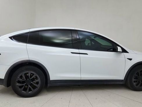 Used 2023 Tesla Model X image 6
