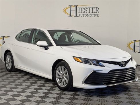 Used 2024 Toyota Camry LE image 2