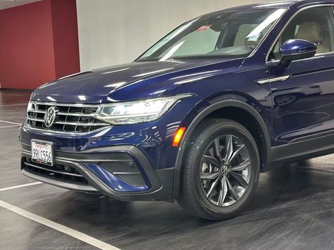 Used 2022 Volkswagen Tiguan SE FWD image 11