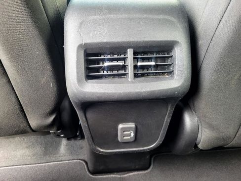 Used 2019 Chevrolet Equinox LS FWD image 12