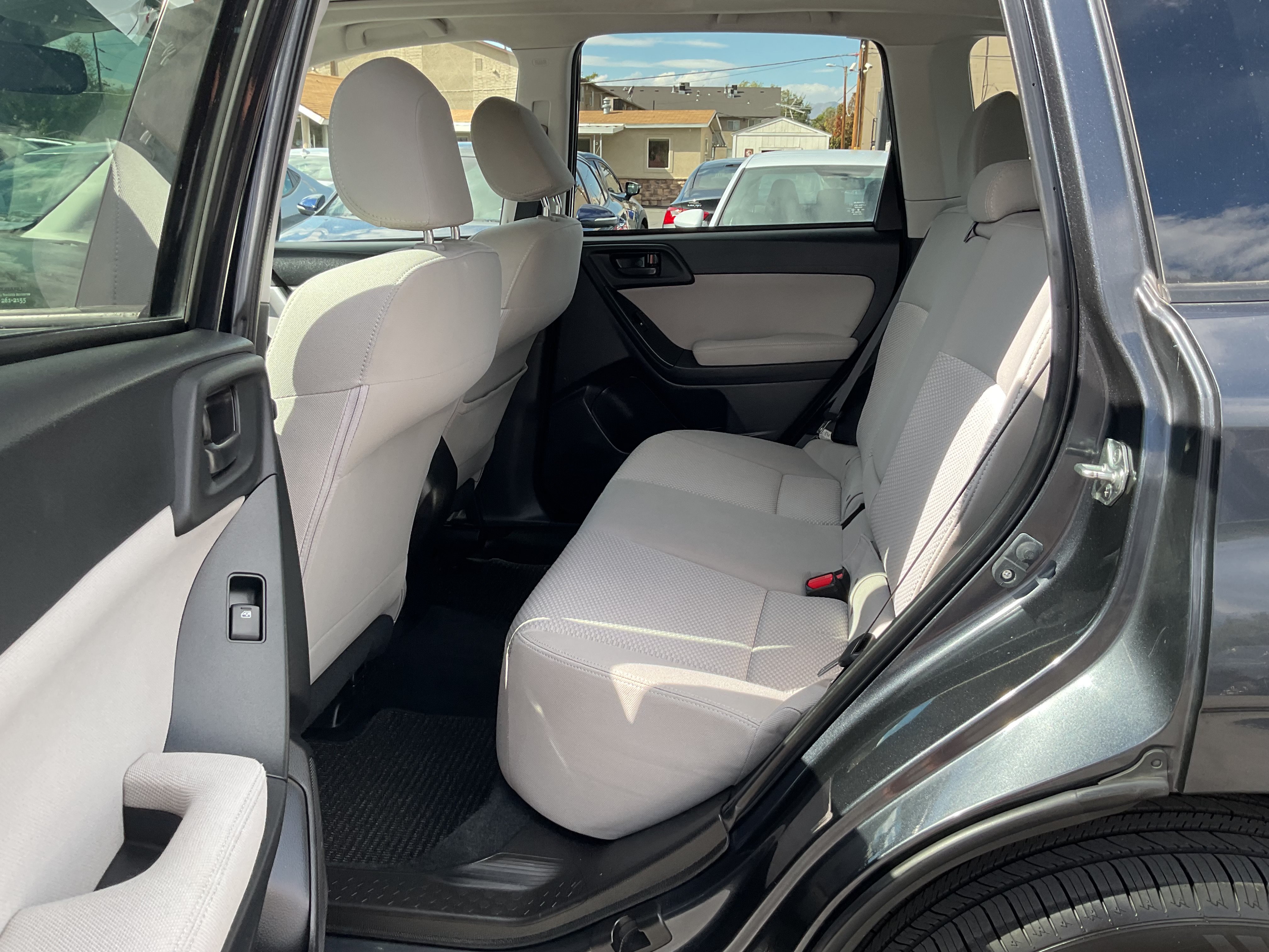 Used 2015 Subaru Forester 2.5i Premium w/ All-Weather Package AWD/4WD image 12