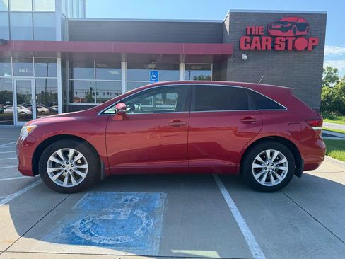 Used 2015 Toyota Venza LE AWD/4WD image 1