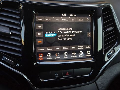 Used 2019 Jeep Cherokee Limited image 15