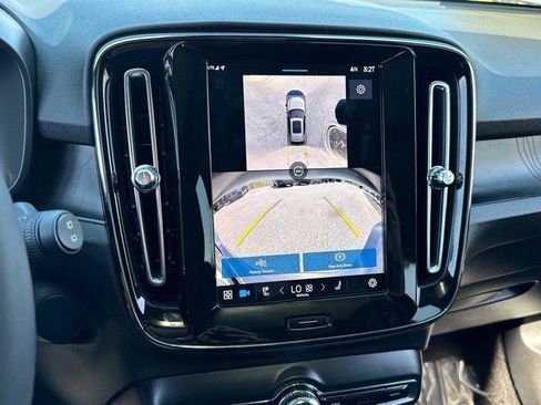 Certified 2024 Volvo XC40 Recharge Plus image 18