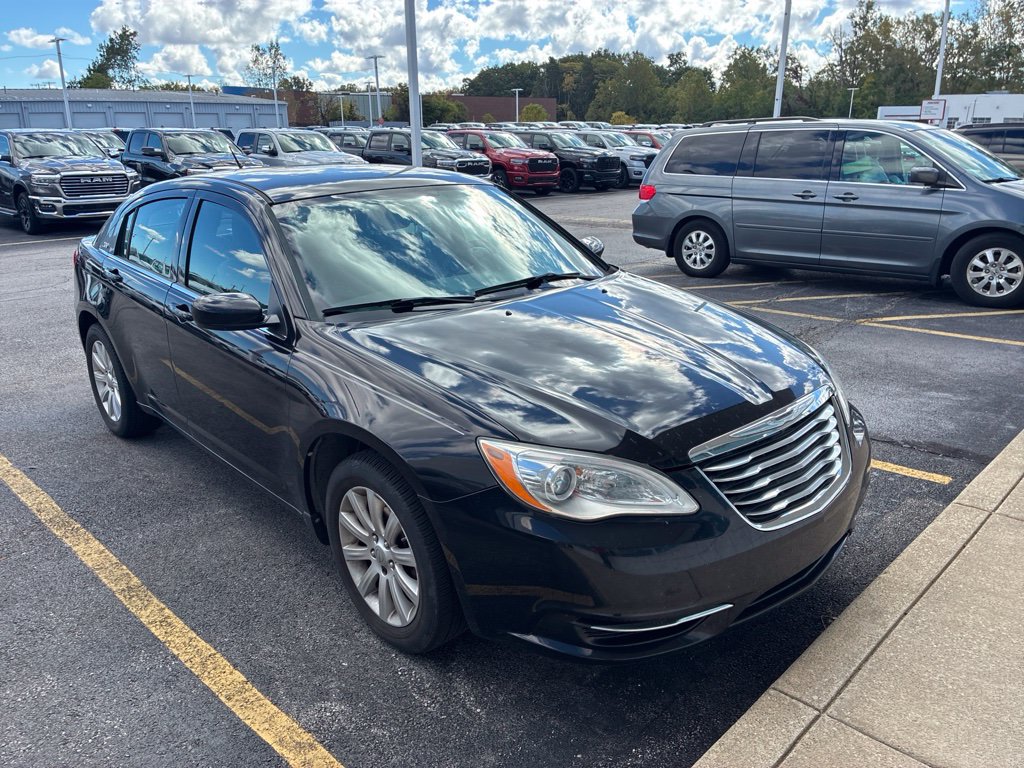 Used 2013 Chrysler 200 Touring w/ Cold Weather Group FWD image 2