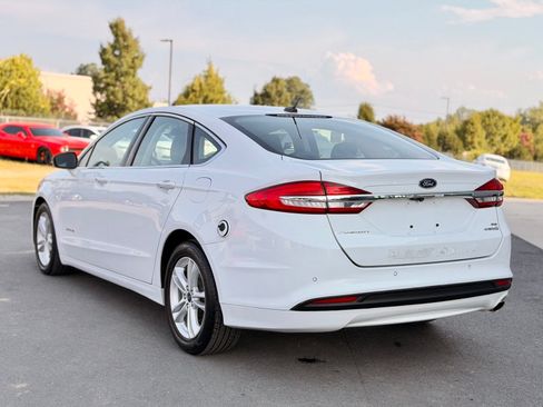 Used 2018 Ford Fusion SE w/ Equipment Group 602A FWD image 9