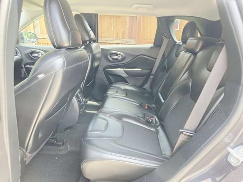 Used 2020 Jeep Cherokee Latitude Plus AWD/4WD image 12