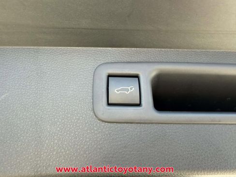 Used 2023 Toyota Highlander XSE AWD/4WD image 10