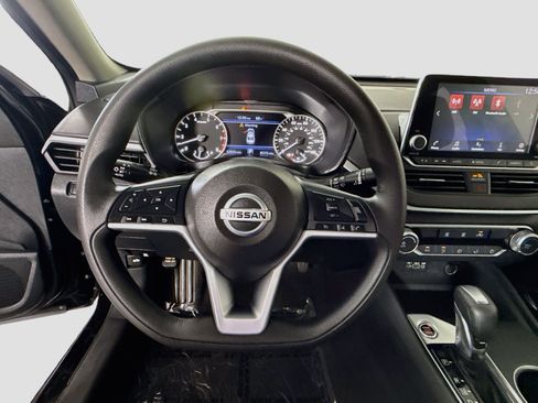 Used 2022 Nissan Altima 2.5 SV FWD image 13