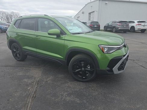 New 2025 Volkswagen Taos SEL image 1