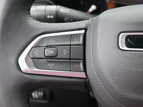 Used 2023 Jeep Compass Latitude AWD/4WD image 16