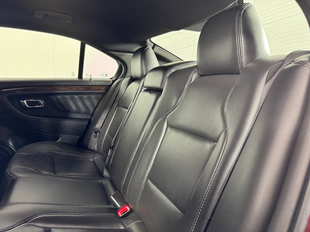 Used 2013 Ford Taurus Limited FWD image 16