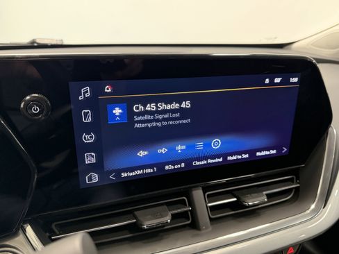 Used 2024 Chevrolet Trax LT w/ LT Convenience Package image 10