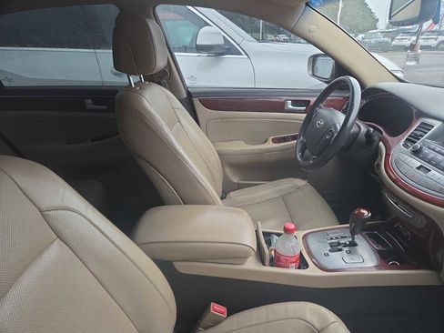 Used 2012 Hyundai Genesis 3.8 image 4