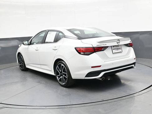 Used 2025 Nissan Sentra SR FWD image 7
